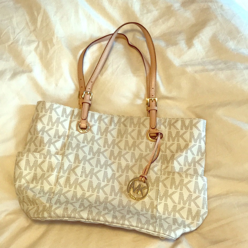Michael Kors Jet Set Travel Purse